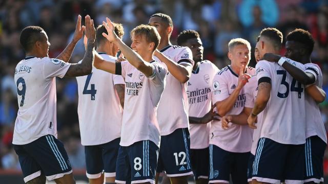 1661517705262007543.jpg arsenalcelebrate1.jpg